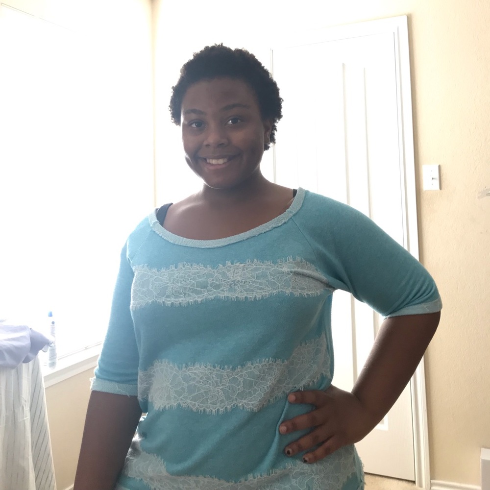 Blue mid sleeve sweater